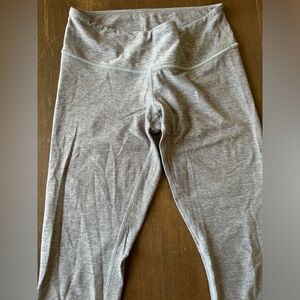 Lululemon leggings size 6, has some wear/pilling, low rise 28 inch